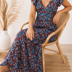 Robe longue en viscose à fleurs bleues et rouges Loumä.